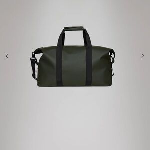RAINS Hilo Weekend Bag in Green